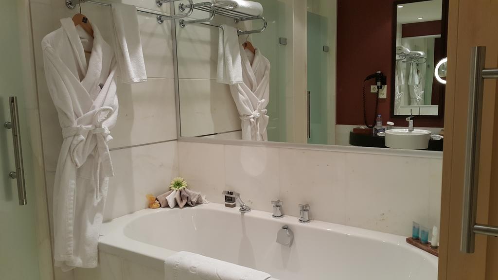 Hotel Grand Swiss Erbil Buitenkant foto