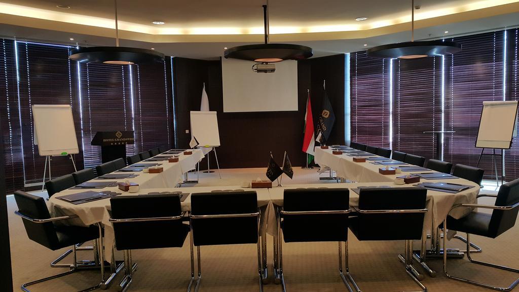 Hotel Grand Swiss Erbil Buitenkant foto