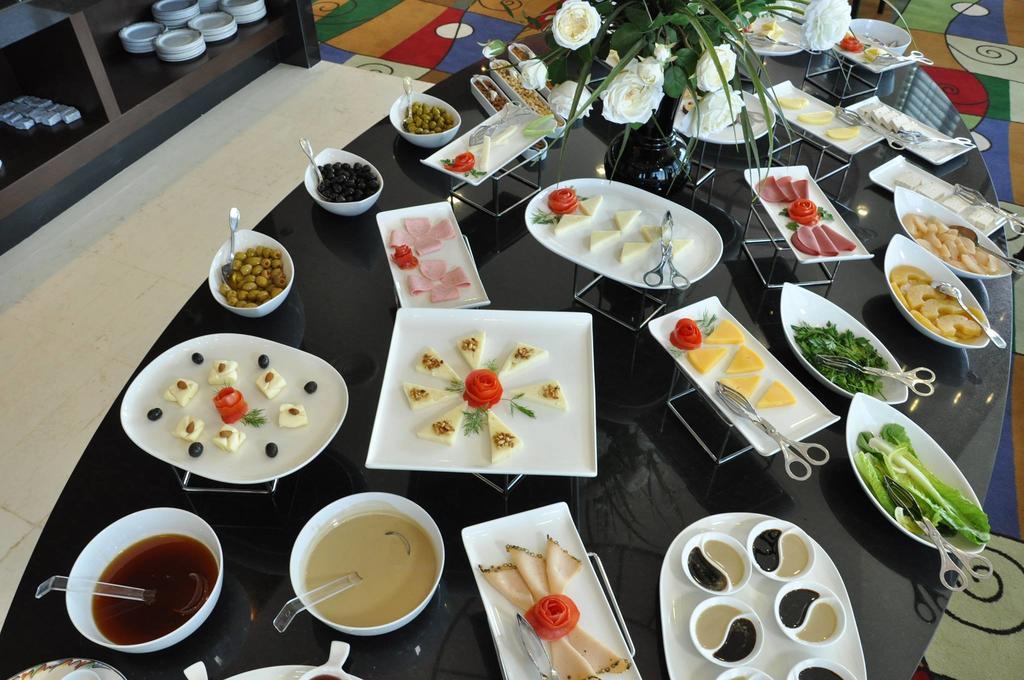 Hotel Grand Swiss Erbil Buitenkant foto