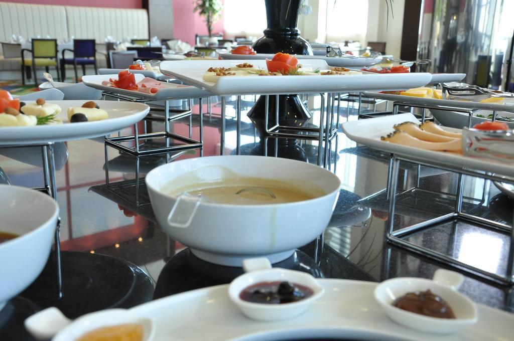 Hotel Grand Swiss Erbil Buitenkant foto