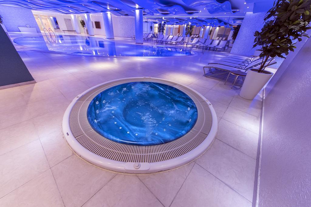 Hotel Grand Swiss Erbil Buitenkant foto